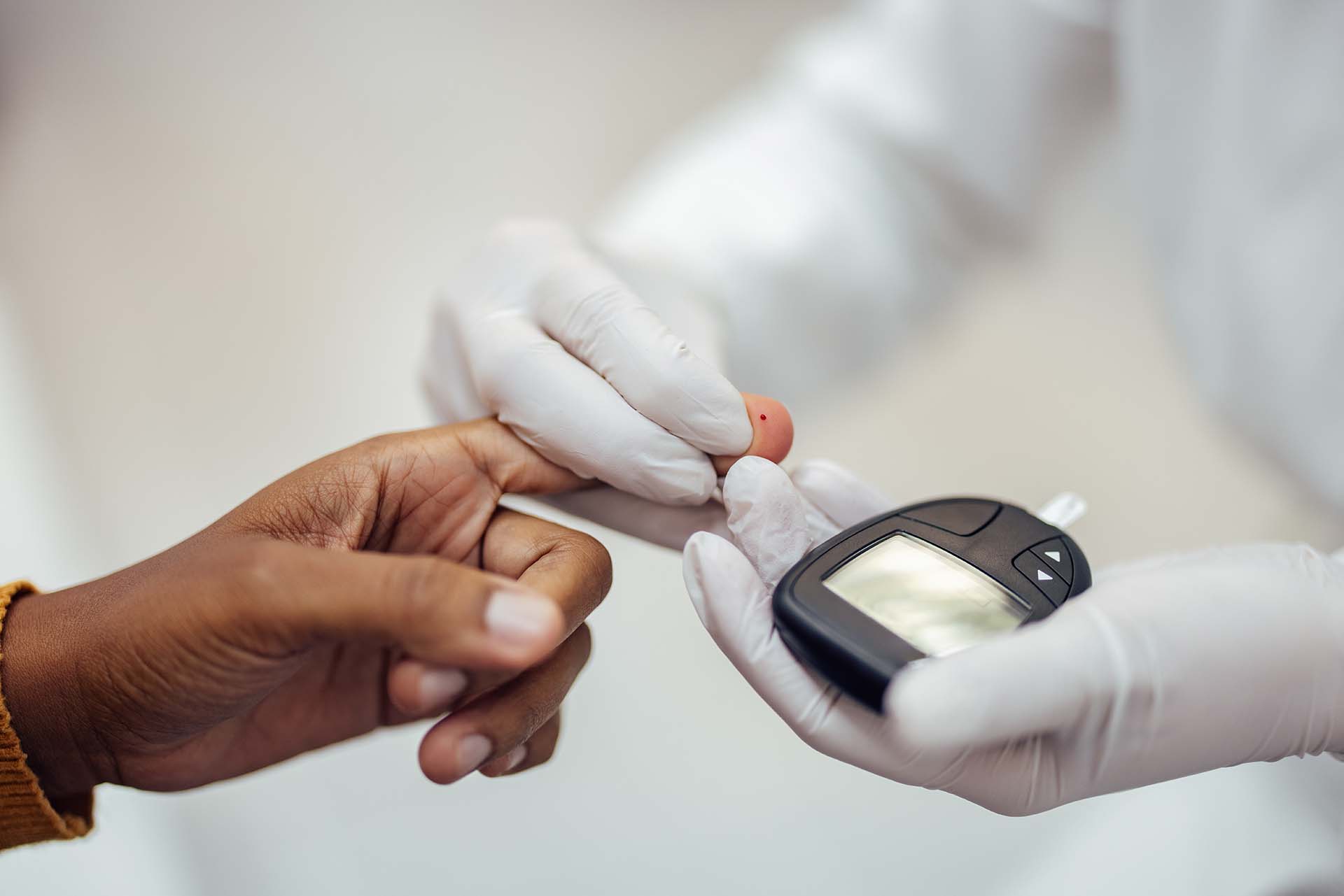 measure blood sugar directly not with smart watches
